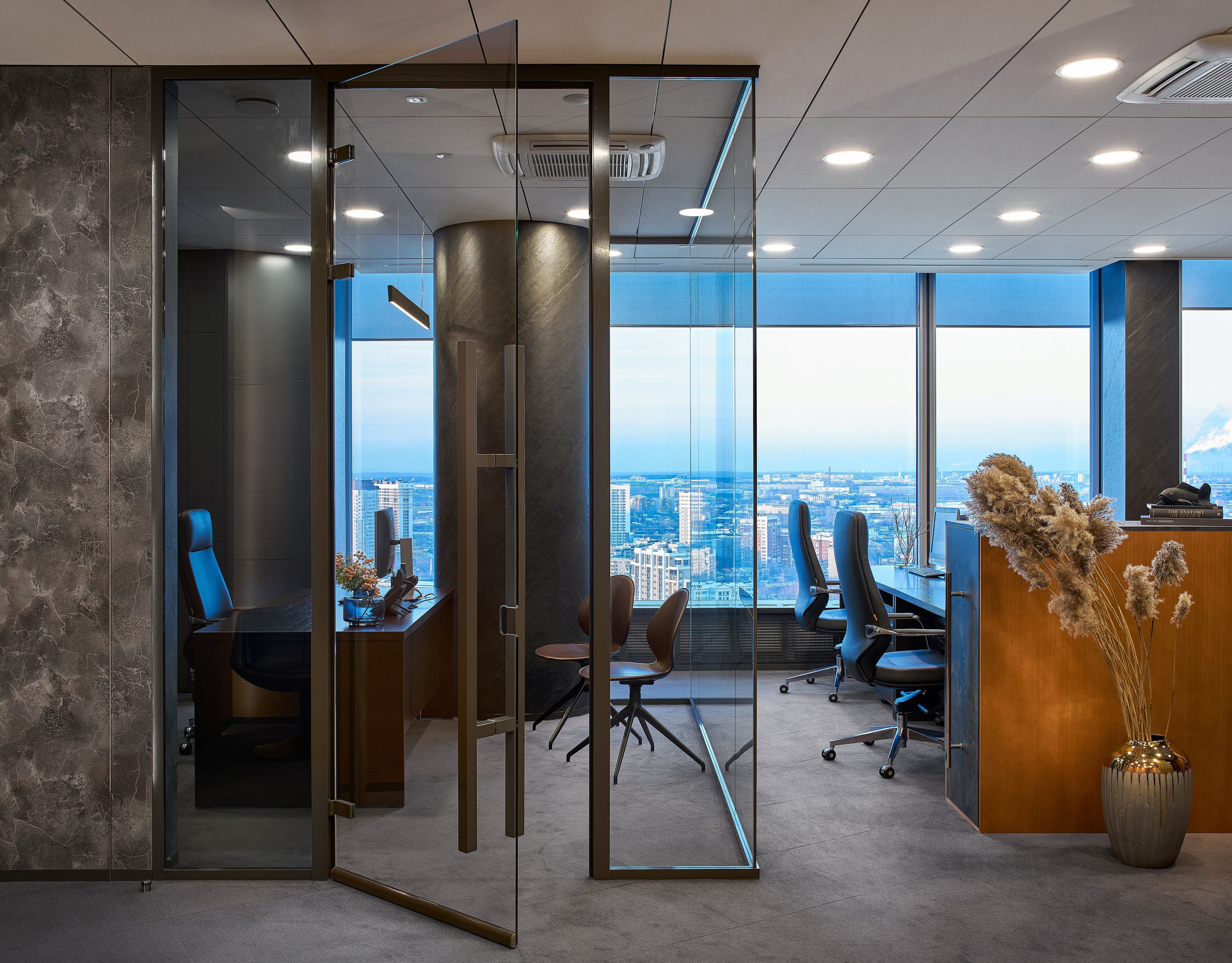 046_Nastya.Stefanovich ANT-PROM OFFICE.jpg