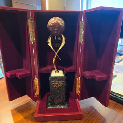 Награда заняла свое место в офисе компании